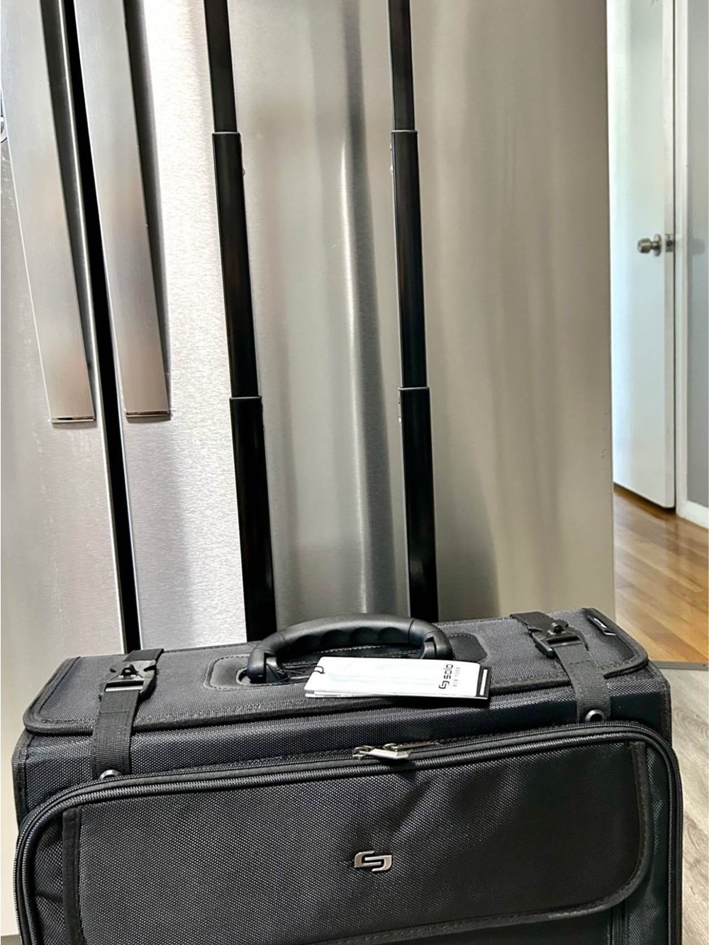 Morgan & Co. Black Rolling Garment Bag with Telescoping Handle